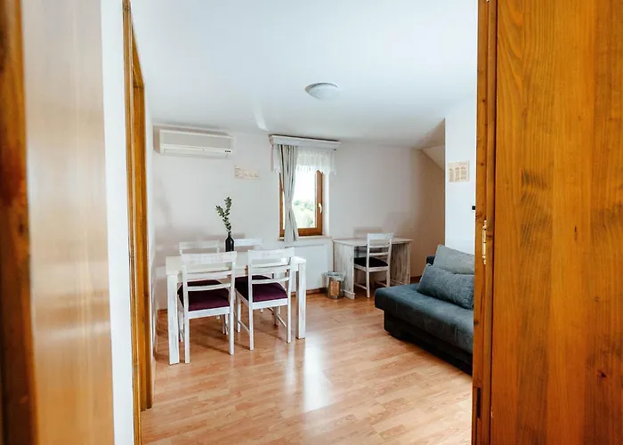 Bivanje na kmetiji Zelena Oaza -